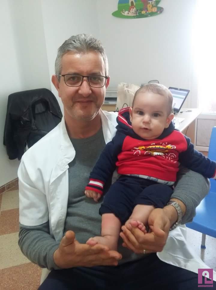 Chirurgien pédiatre Dr Yekene Noureddine Image